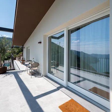 Апартаменты Iseo Infinity View Parzanica